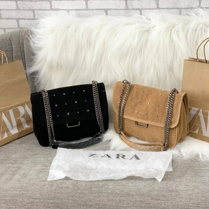 

BISA BAYAR DITEMPAT Tas Zara pyramid studed Free Paperbag - Hitam TERLARIS