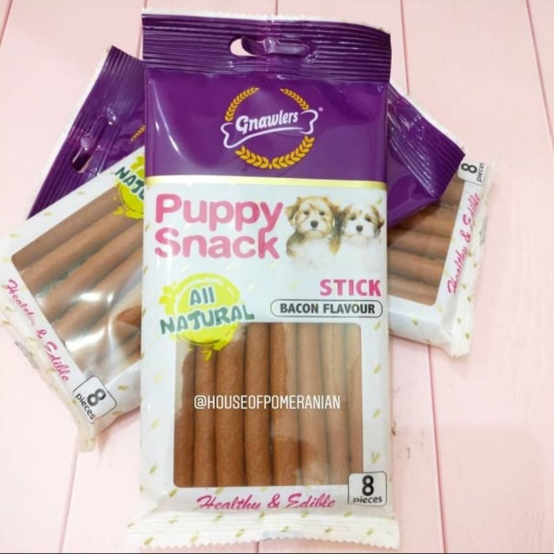 Puppy dog snack. Makanan cemilan anak anjing. Tulang kunyah