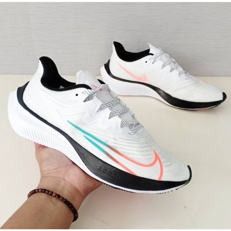 Sepatu Nike Zoom Gravity 2 White Black Multicolor
