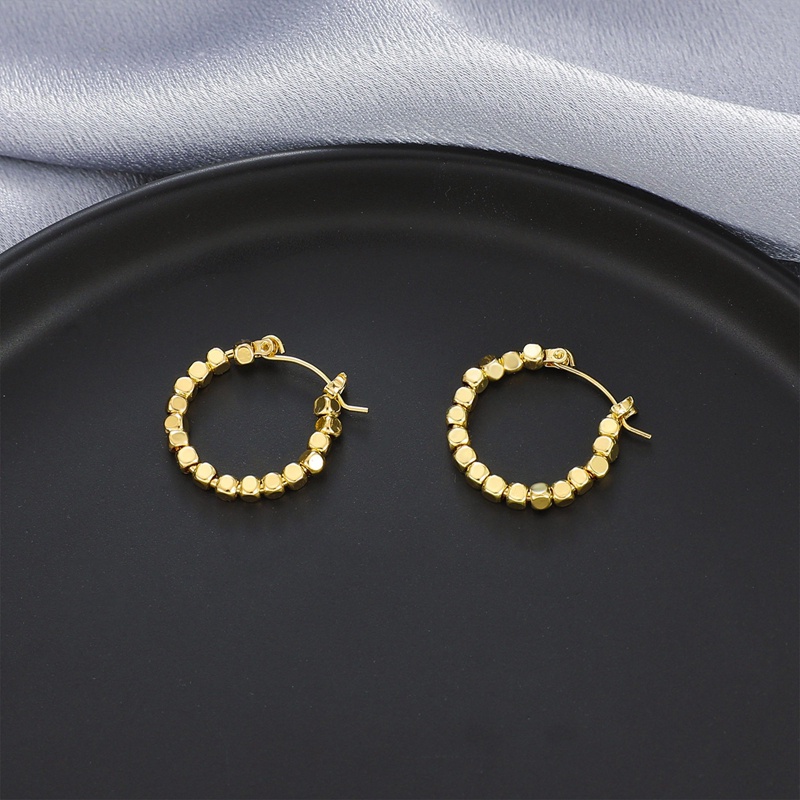 Anting Bentuk Lingkaran Persegi Kecil Warna Emas Gaya Vintage Korea Untuk Wanita