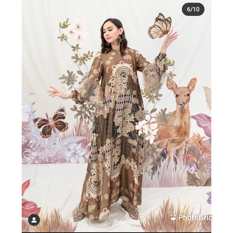 NADA DRESS WEARING KLAMBY