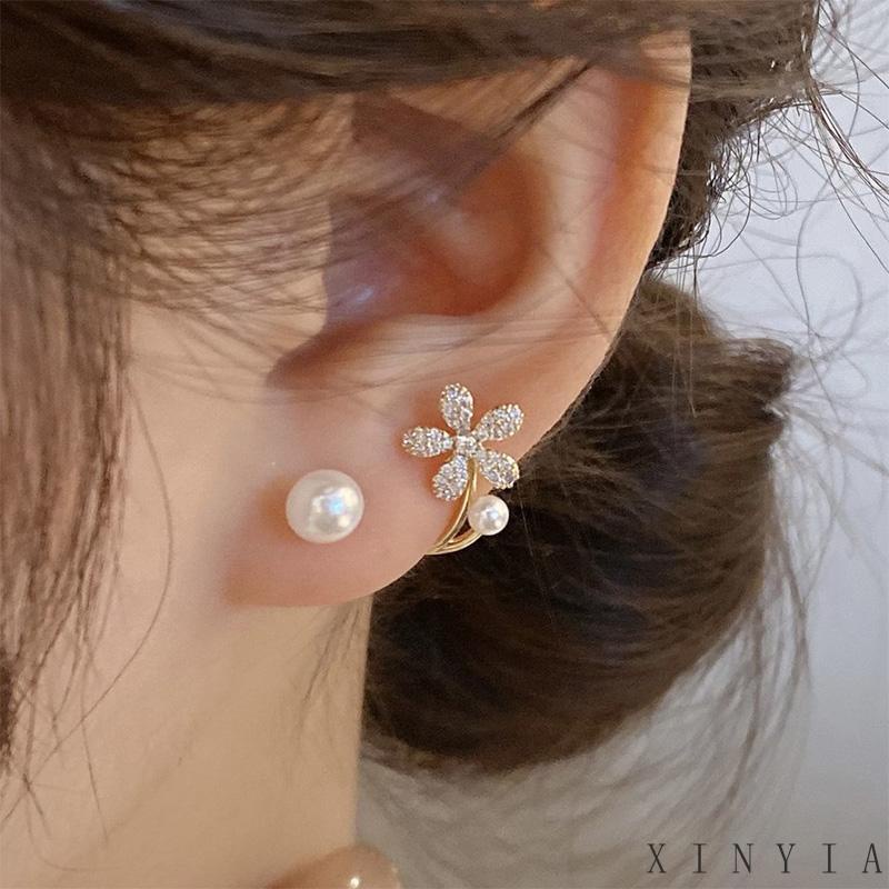 Anting Stud Desain Ekor Ikan Aksen Mutiara Gaya Elegan