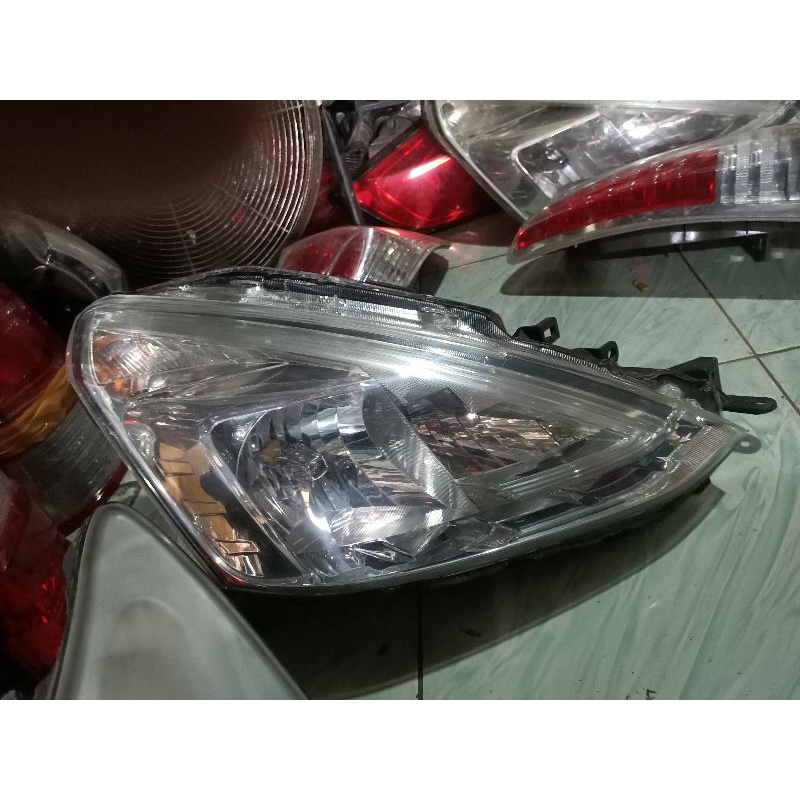 headlamp grand Livina 2014-2015