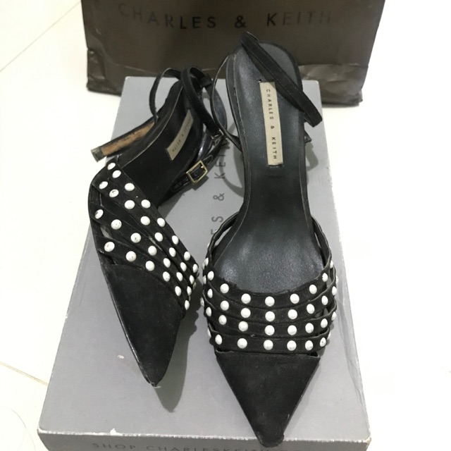Preloved High heels charles & keith original sz 36