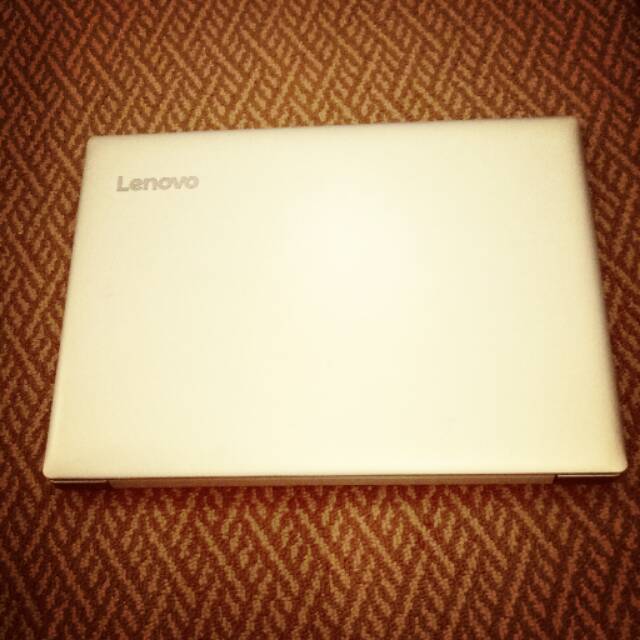 Laptop Lenovo IP330-14AST  AMD A4