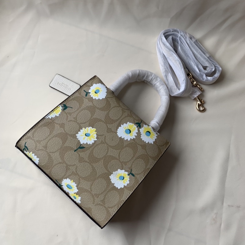 Coach Mini Cally Crossbody In Signature Canvas With Daisy Print(C3599)