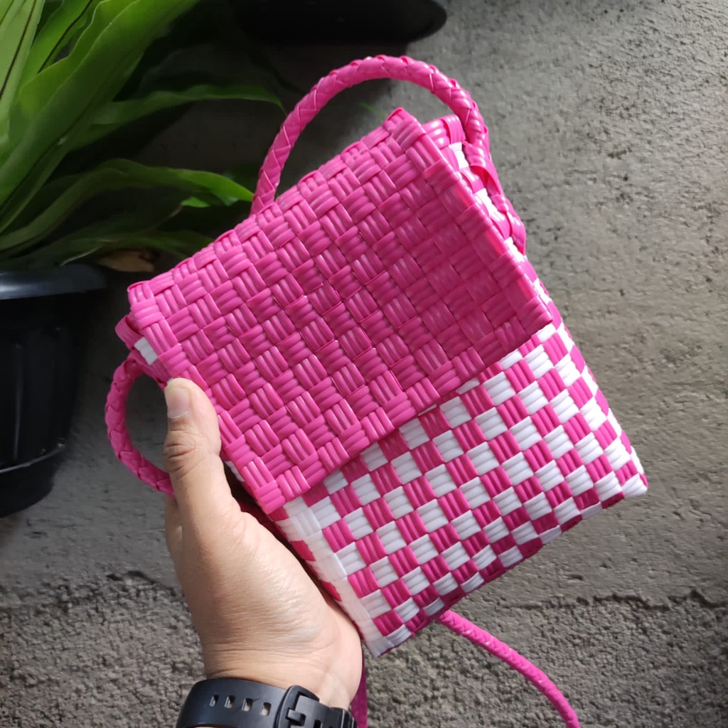 Tas Selempang Hp Bahan Plastik Anyaman Jali/Sling Bag Hp Original Produk