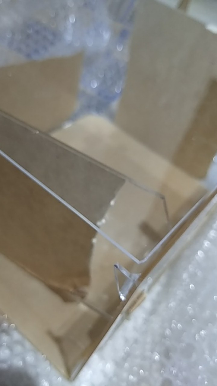 Kotak Akrilik Dng Tutup Berengsel 25x25x15  2mm