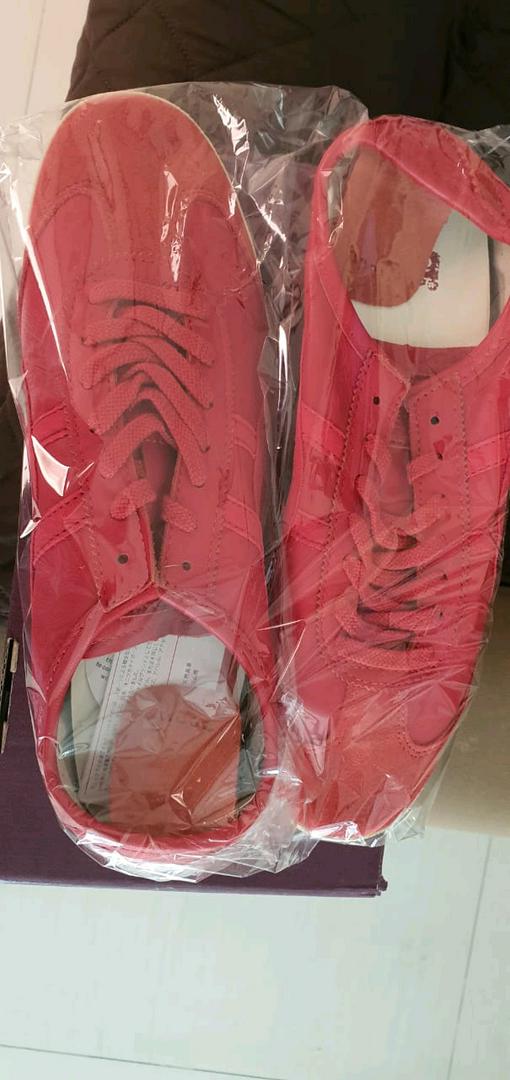 Sepatu Jepang Red Leather