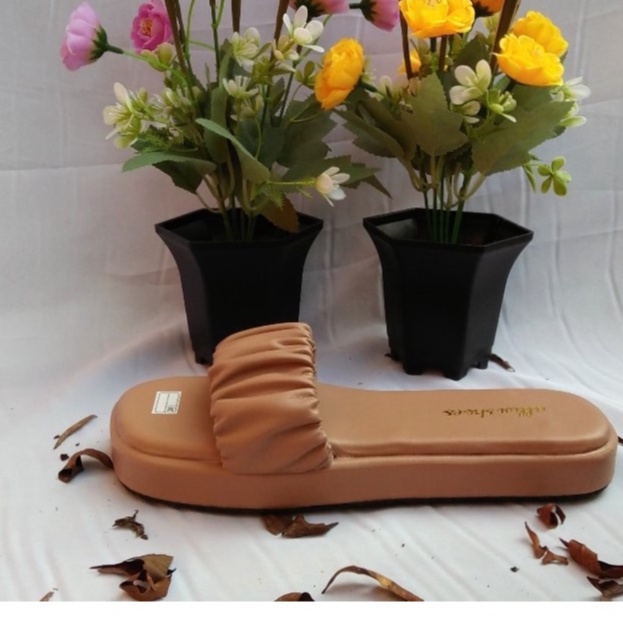 Kharisma_Sandal Wanita slip-on wedges