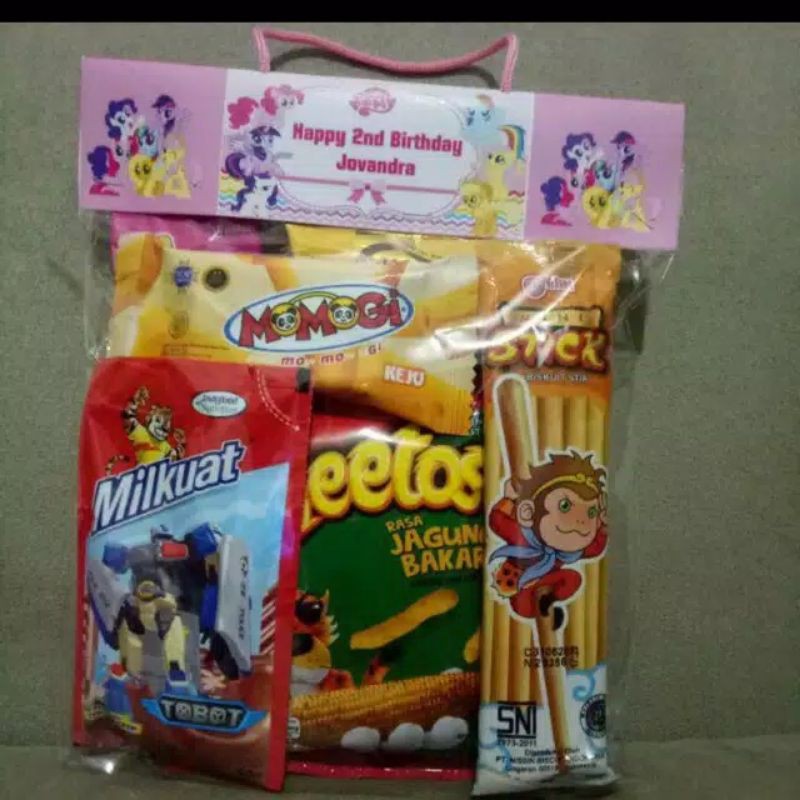 

Souvenir bingkisan ulang tahun paketan snack ultah