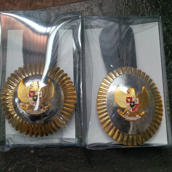 

terbatas TANDA JABATAN BUPATI DAN WAKIL BUPATI Limited
