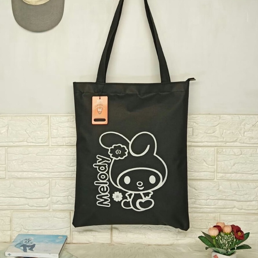 Totebag Aesthetic Wanita Bisa Custom Sablon Warna Canvas dan Tas Tote Bag Cewek Simple Stylish Polos Kanvas Murah Untuk Tas Kuliah, Goodie Bag Ulang Tahun,  Tas Belanja, dan Tas Souvenir TT 010