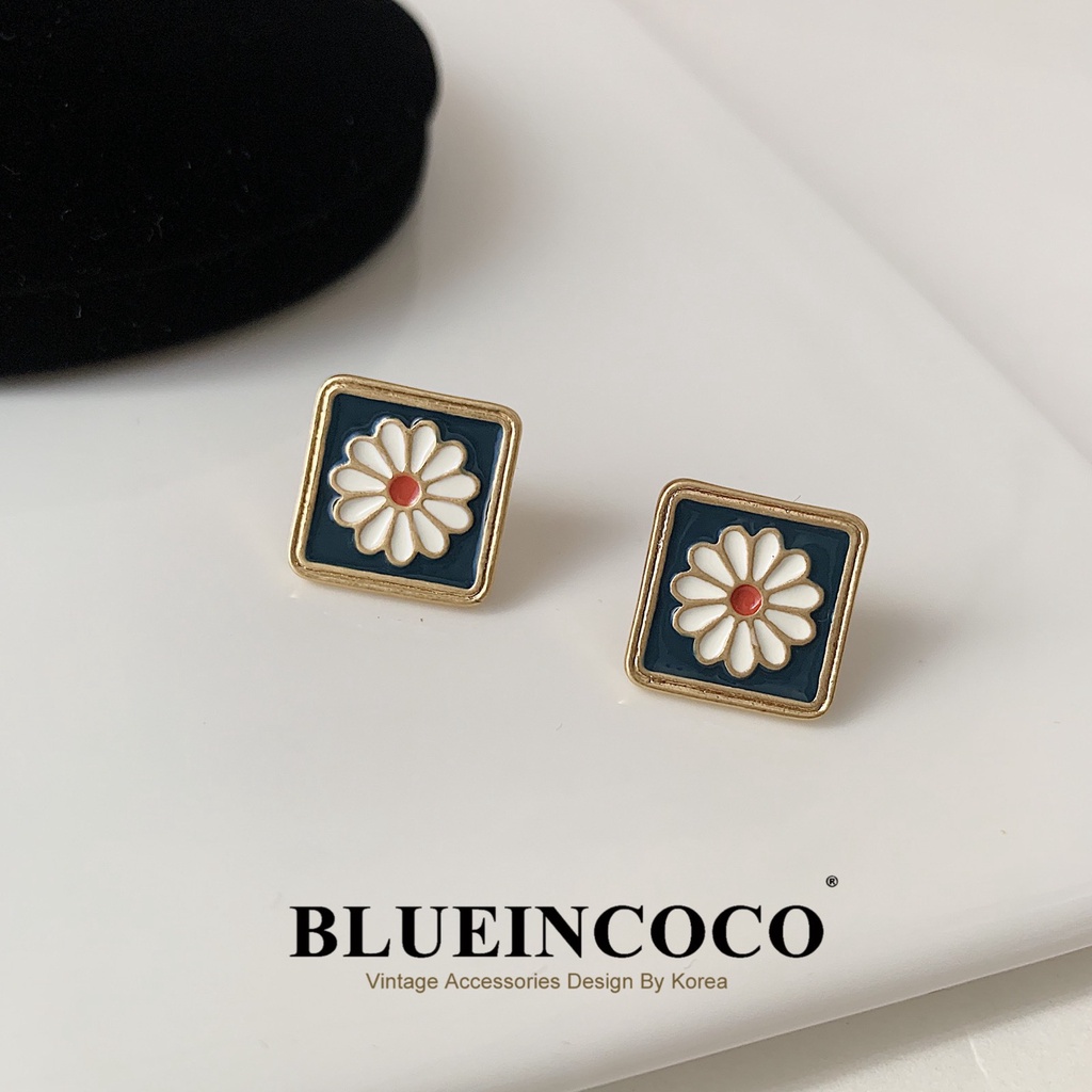 Anting Stud Desain Daisy Gaya Vintage Untuk Aksesoris (Takota 045)