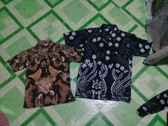 Terlaris - Set Batik Keluarga Terbaru Cendrawasih Putih - Bisa Pisah Batik Anak Cewek