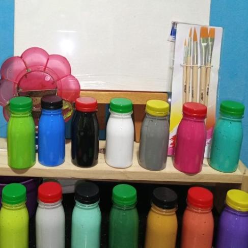 

paket hemat melukis(4 botol cat akrilik+bak cat+5kuas lukis& kanvas)