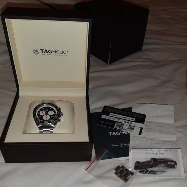 Jam tangan tagheuer . Pemakaian pribadi