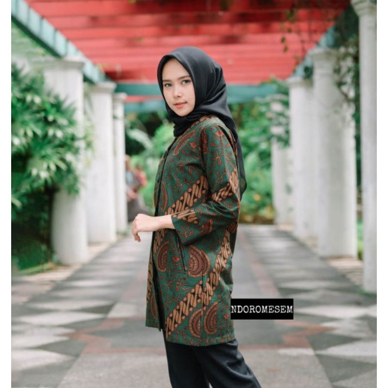 BATIK NDOROMESEM PRABUKAMULYAN BLOUSE KATUN HALUS A11