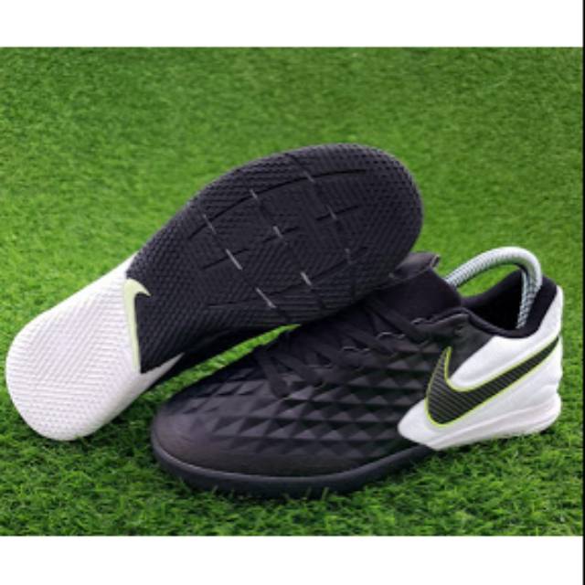 Sepatu Futsal Nike Tiempo Legend VIII React Pro IC - Black White