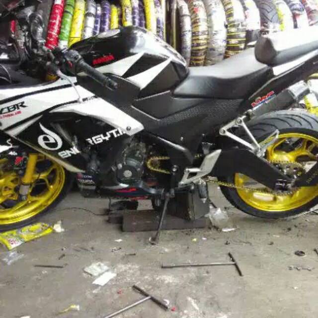 Velg axio + ban pirelli + arm banana pnp cbr 150 facelift k45g & cbr 150 lokal k45 & new cb 150 velk