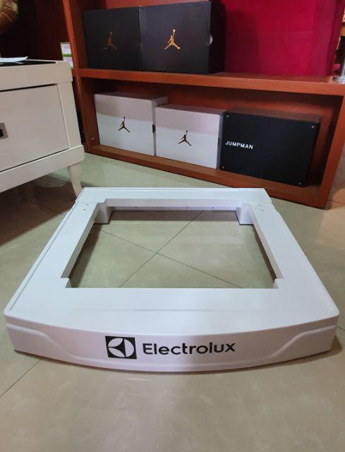 Kaki Mesin Cuci Merk Electrolux Pn333
