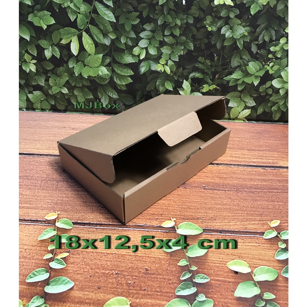 

KARDUS UK. 18x12x4 CM........DIE CUT KOTAK KARTON UNTUK PACKING SOUVENIR - DLL- MODEL BOX PIZZA