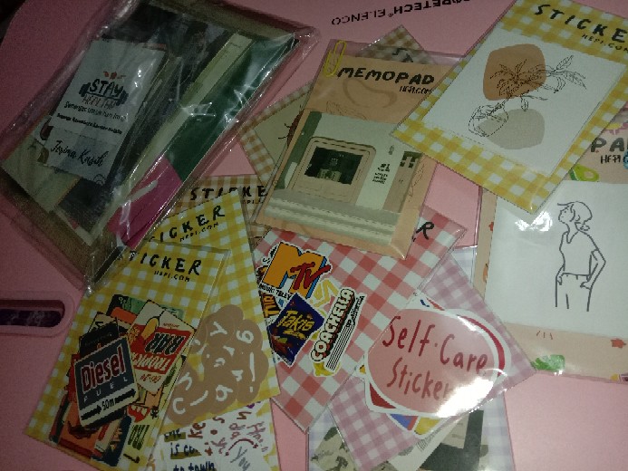 Poster Aesthetic Animation