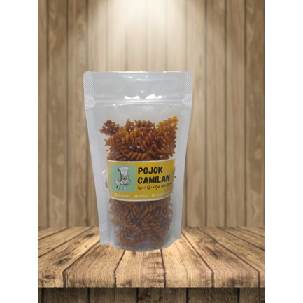 

Makaroni Spiral Pedas Pojok Camilan Kemasan 80 gr