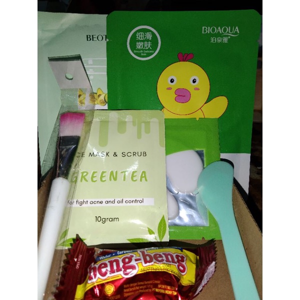 

GIFTBOX PAKET GIFT BOX GRADUATION BOX BIRTHDAY BOX MASKER organik / langsung freebengbengspatula