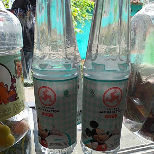 

Larutan cap kaki tiga anak