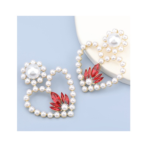 LRC Anting Tusuk Fashion White Heart Shaped Alloy Diamond Imitation Pearl Hollow P65032