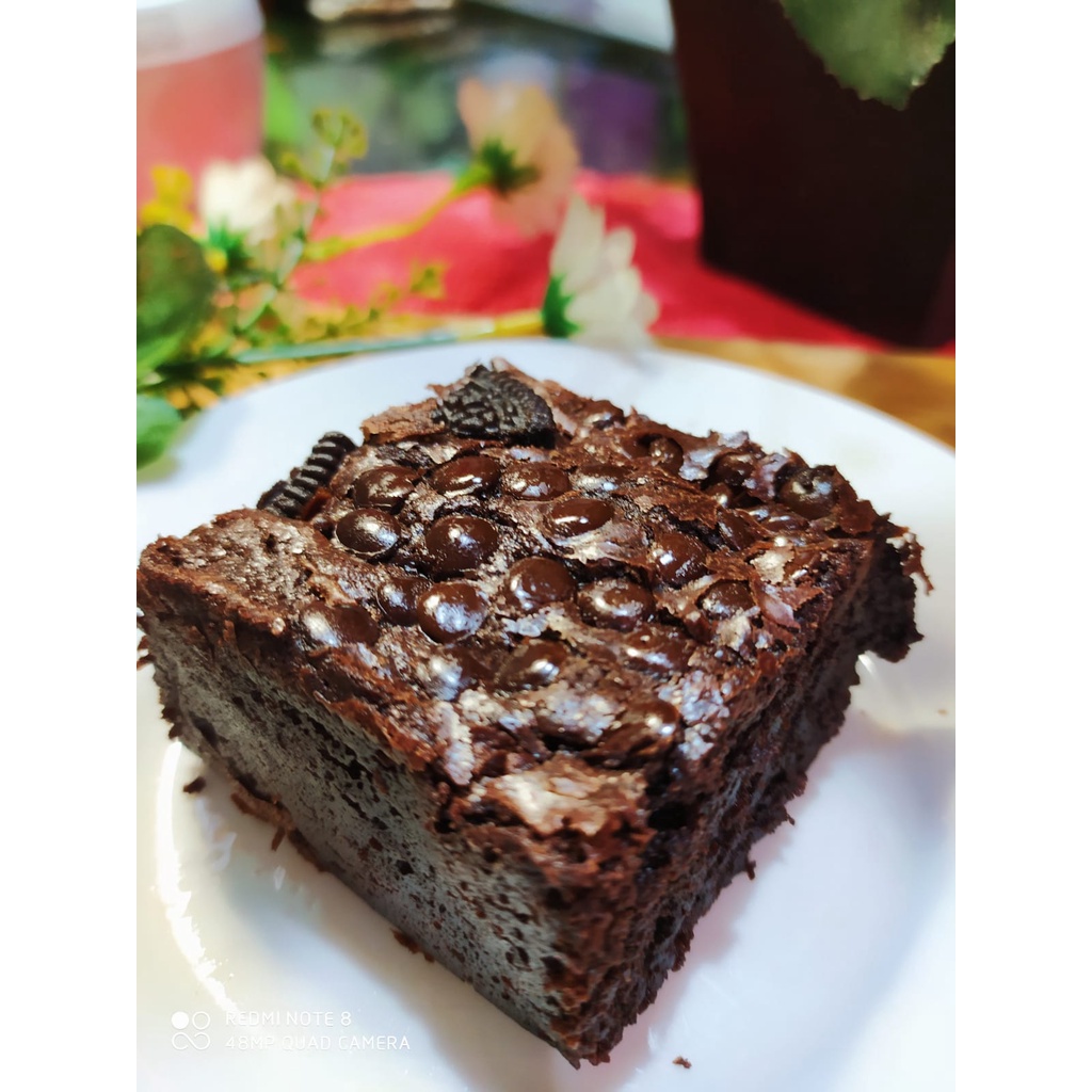 Brownies Bella Brownies Fudgy Panggang Sekat Premium II New Year Hampers