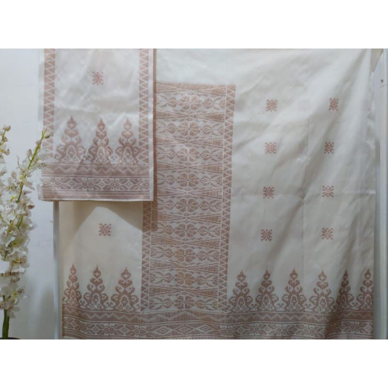 Songket Silungkang putih tulang motif tembaga