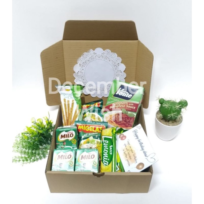 

Hampers Snack | Gift Box Snack | Hampers Hadiah | Hampers Snack | Hampers wisuda | Kado Wisuda | Hadiah Wisuda