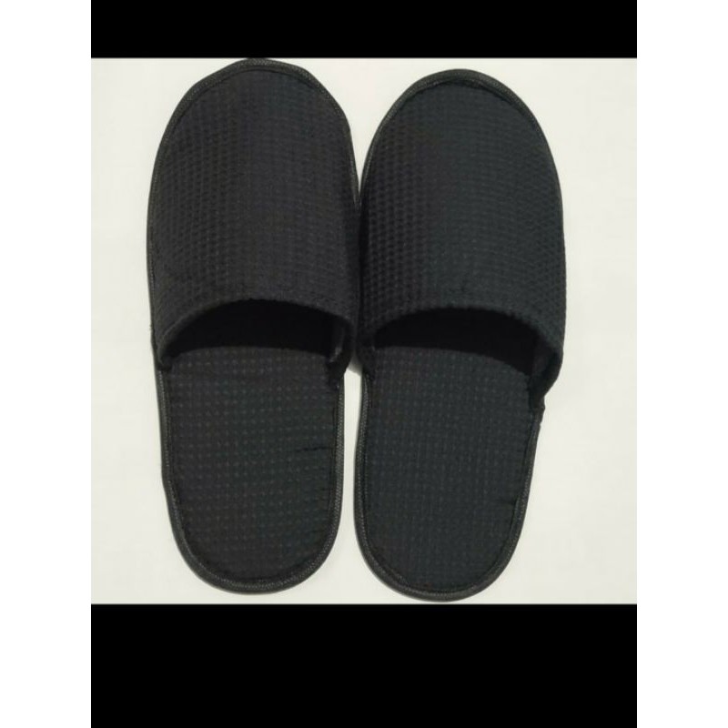 sandal hotel hitam polos