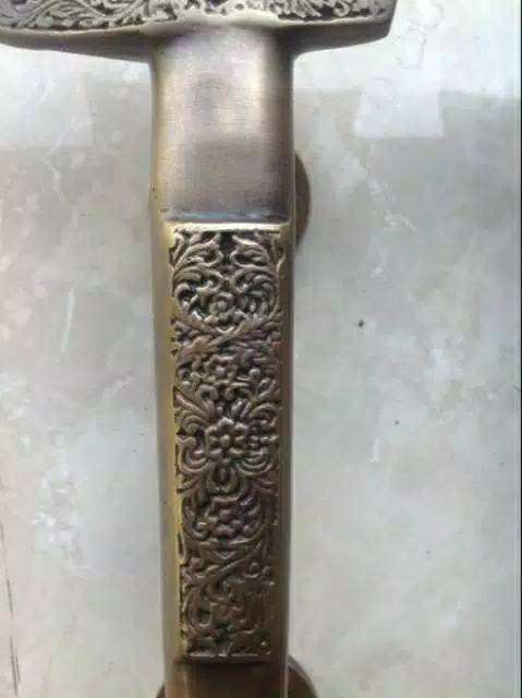 Handle / Tarikan Pintu Rumah Kuningan Antik Murah Motif Keris 38cm