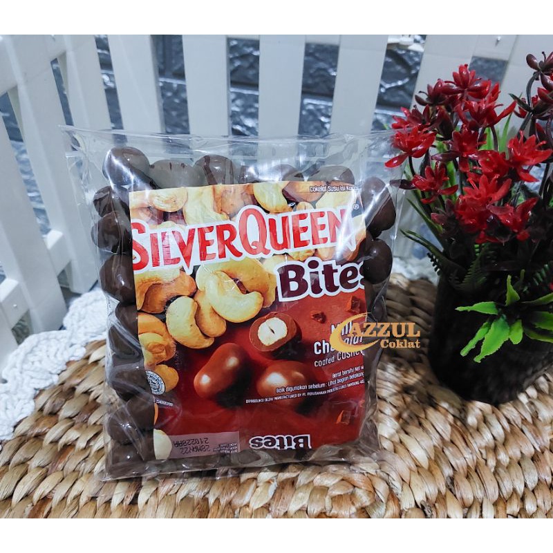 

Coklat SilverQueen Bites Cashew (mede) Kiloan 500g