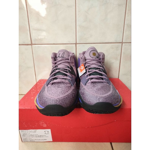 Kyrie 8 Gold purple