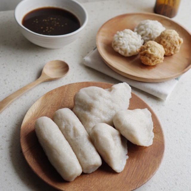 

PEMPEK OMA RYNE Homemade Pempek Palembang (Empek-empek)