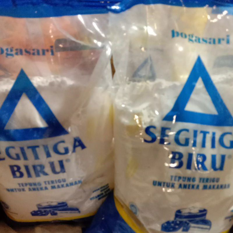 

Tepung segitiga biru