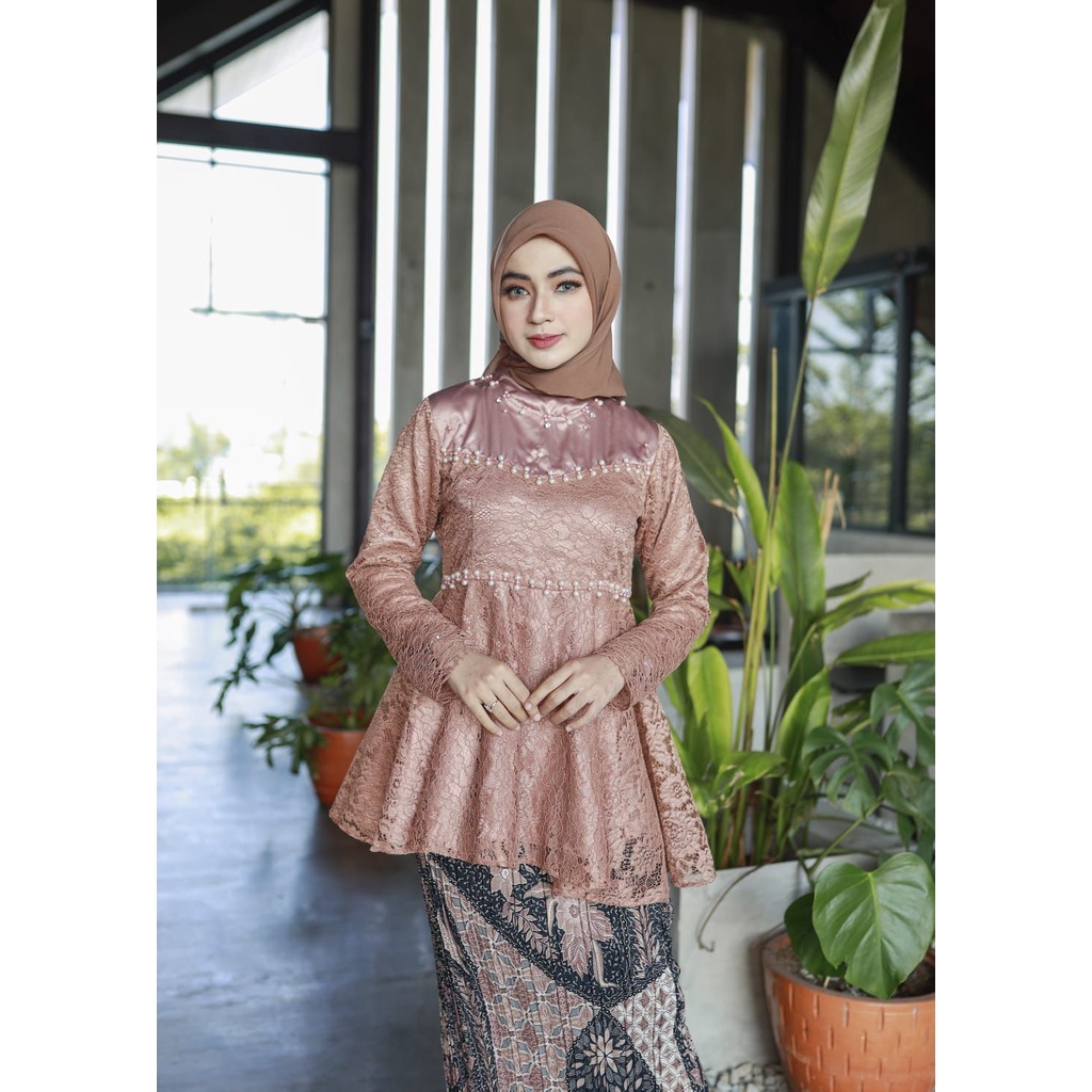 Vanriz Kebaya-Kebaya Brokat Pevita Dalaman Velvet Full Paet