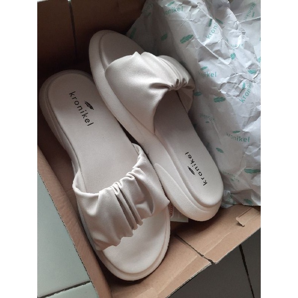 Kronikel Project Ellen (Ivory Size 40)