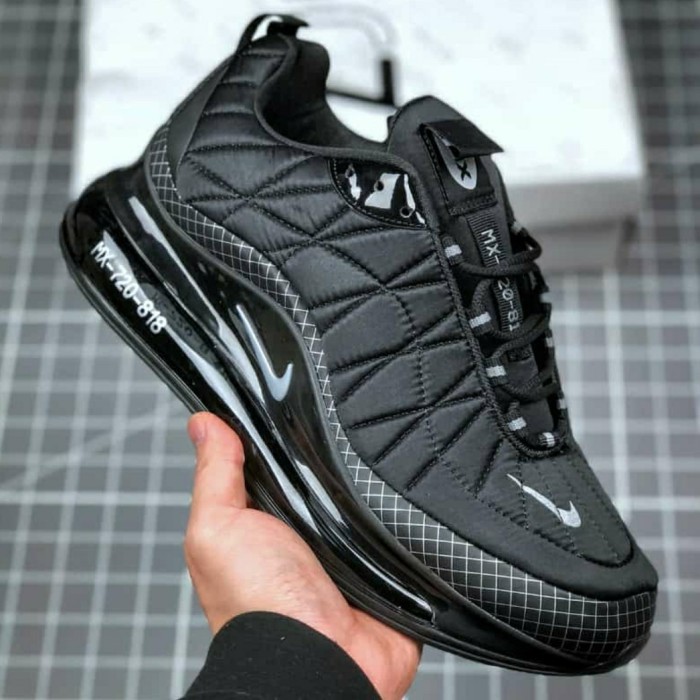 Sepatu Nike Airmax 720-818 BW Black White Hitam Putih Premium Murah