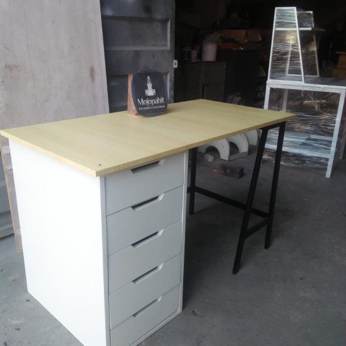 Meja drawer