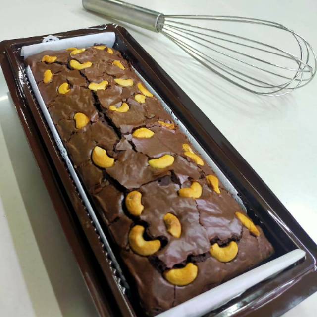 

Brownis panggang kacang almod