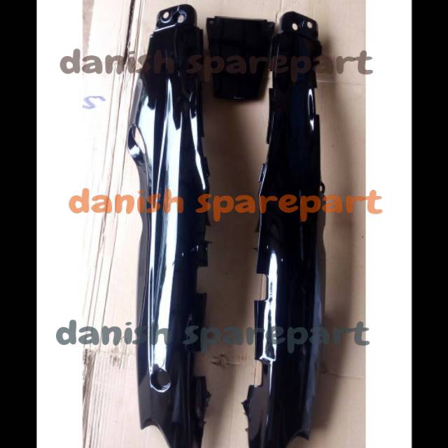 Cover body vega r lama hitam