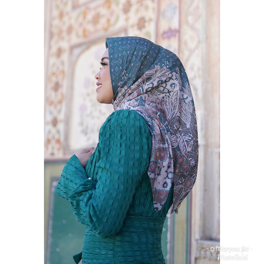Buttonscarves Maharani Voal Square Jilbab Button Scarves Hijab Green Kerudung Premium Original