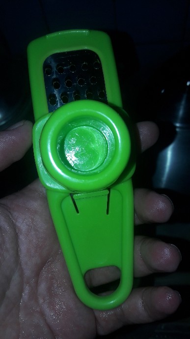 Alat Penghalus Bawang / Garlis Press Plastik / Parutan Bawang