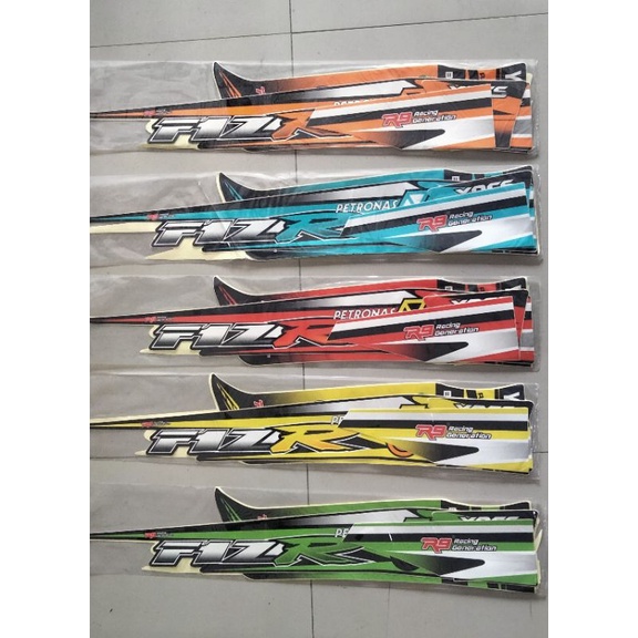 striping Fiz R custom Petronas