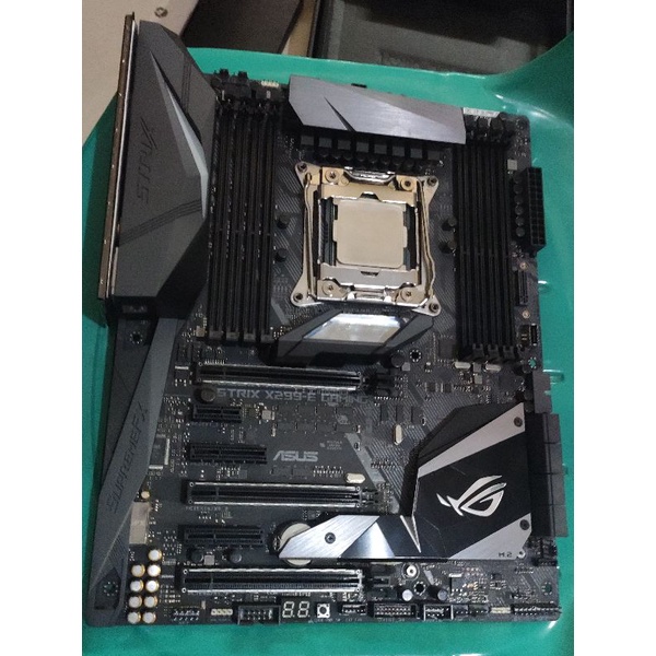 Intel Core i9 7900X Asus ROG Strix X299-E Gaming Premium Socket LGA2066
